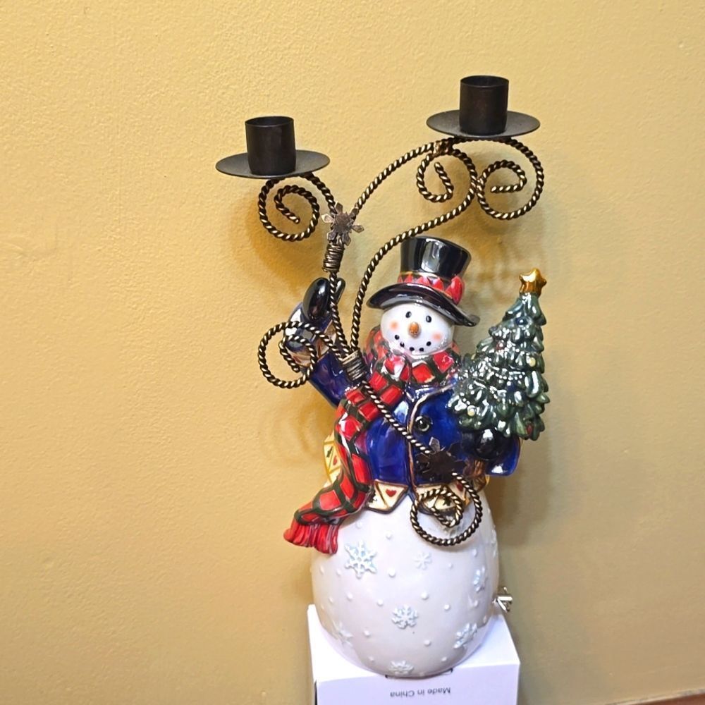 San Francisco Music Box Snowman with tree candlestick holder Christmas Music‎